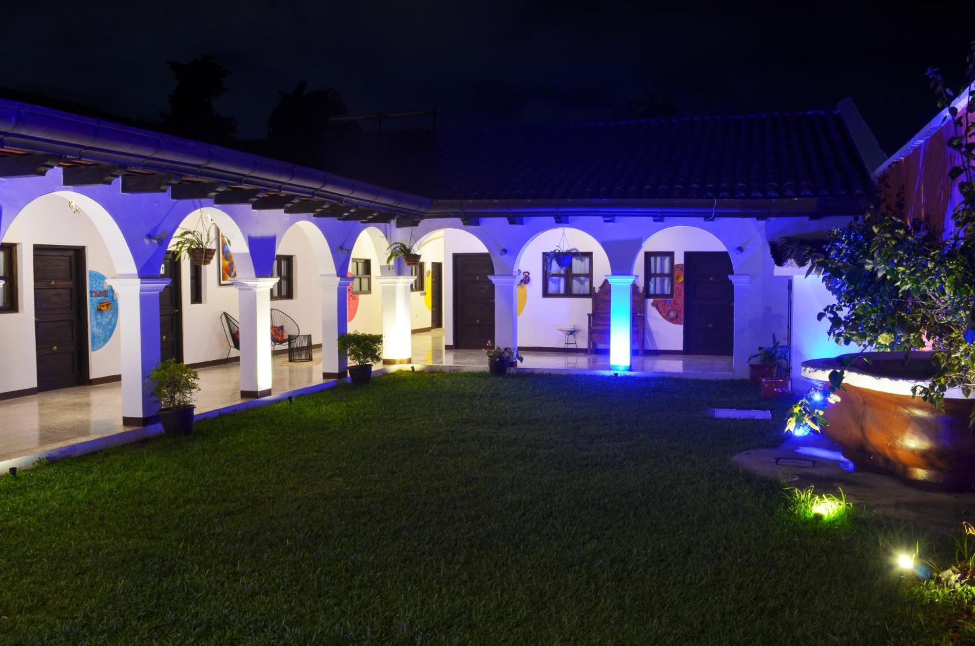 Luna Maya Boutique Hotel Антигуа-Гватемала Экстерьер фото